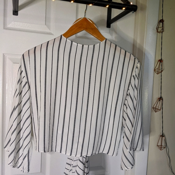 Wrap Tie-Front Striped Flowy Cropped Blouse - Picture 4 of 5